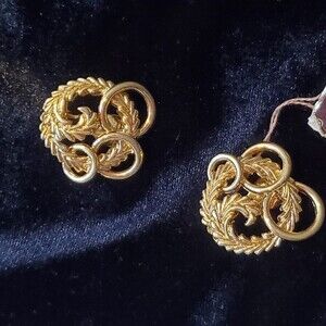 Monet Bouclais Collection NWT Vintage 1970's Gold Tone 1 inch Clip On Earrings